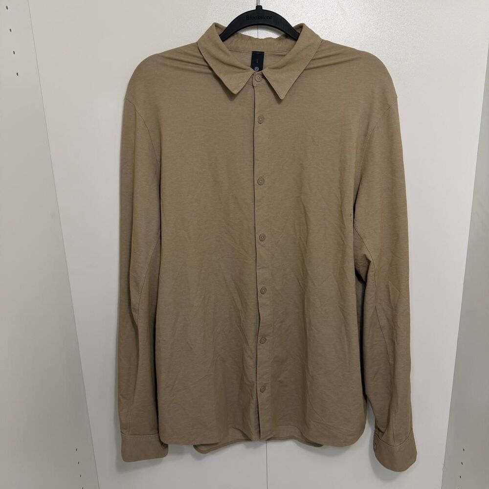 Lululemon Men's Tan and Khaki Shirt
